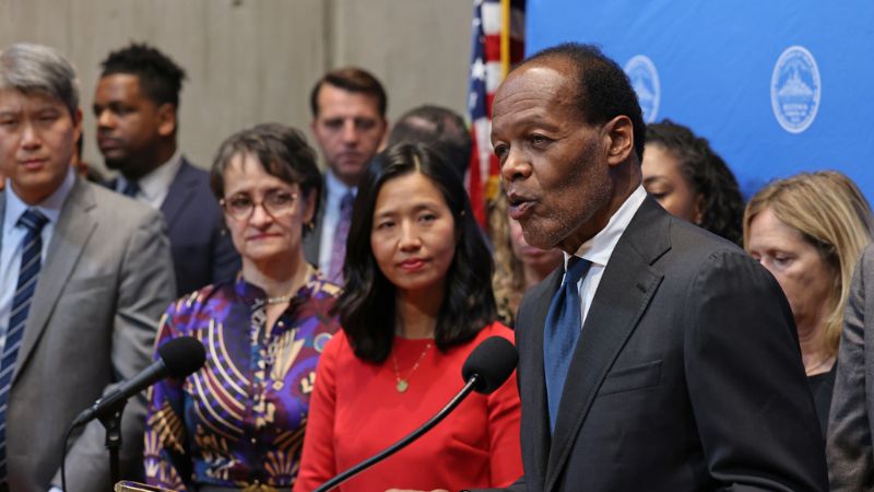 Lee Pelton gives remarks at the SNAP press conference Oct. 31, 2025