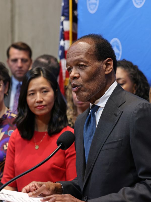 Lee Pelton gives remarks at the SNAP press conference Oct. 31, 2025