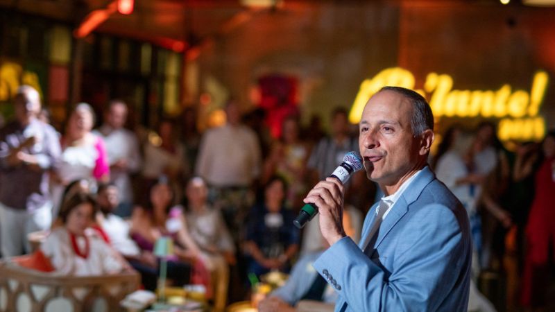 Jim Canales gives remarks at ¡Pa’lante!